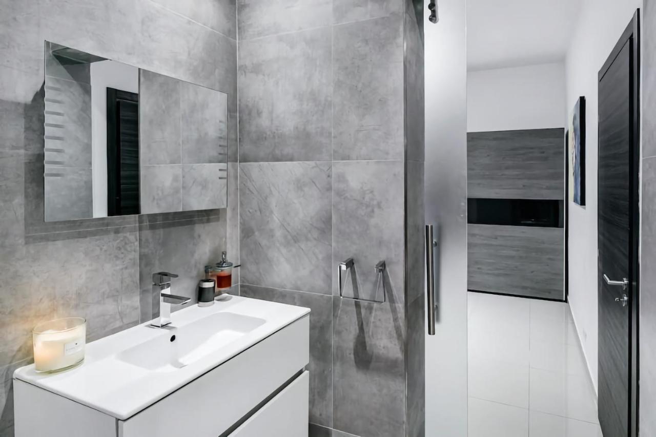 Award Winning Apartment St Julians St. Julian's Zewnętrze zdjęcie